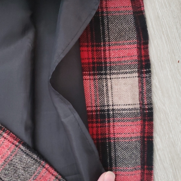 Marks & Spencer cream and red wool mini skirt - Picture 6 of 7